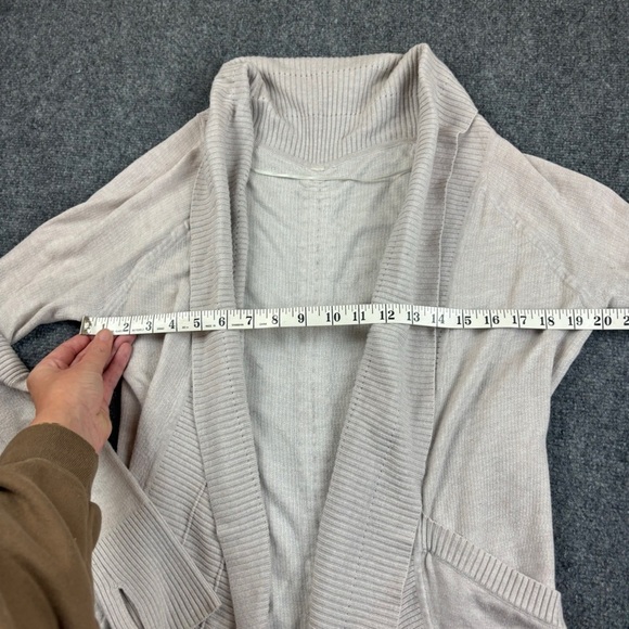 LULULEMON Women’s Blush Pink Transformation Wrap heathered dune/white size: 6 - Picture 8 of 9